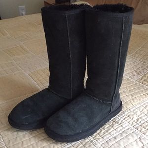 Tall Classic Black UGGS size 8
